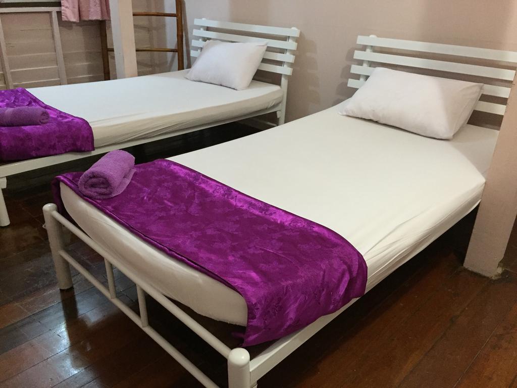 Ricos Honey Place Guesthouse Bangkok Exteriör bild