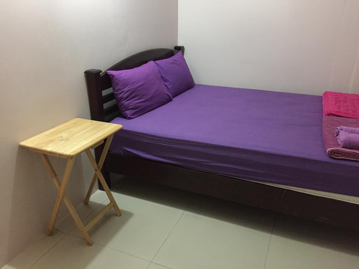 Ricos Honey Place Guesthouse Bangkok Exteriör bild